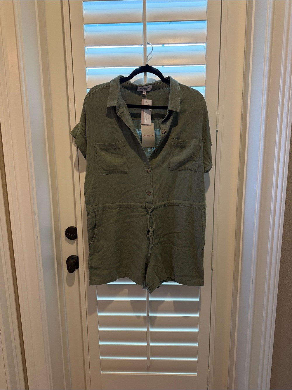 NWT ee:some Sage Short Sleeve Romper - L
